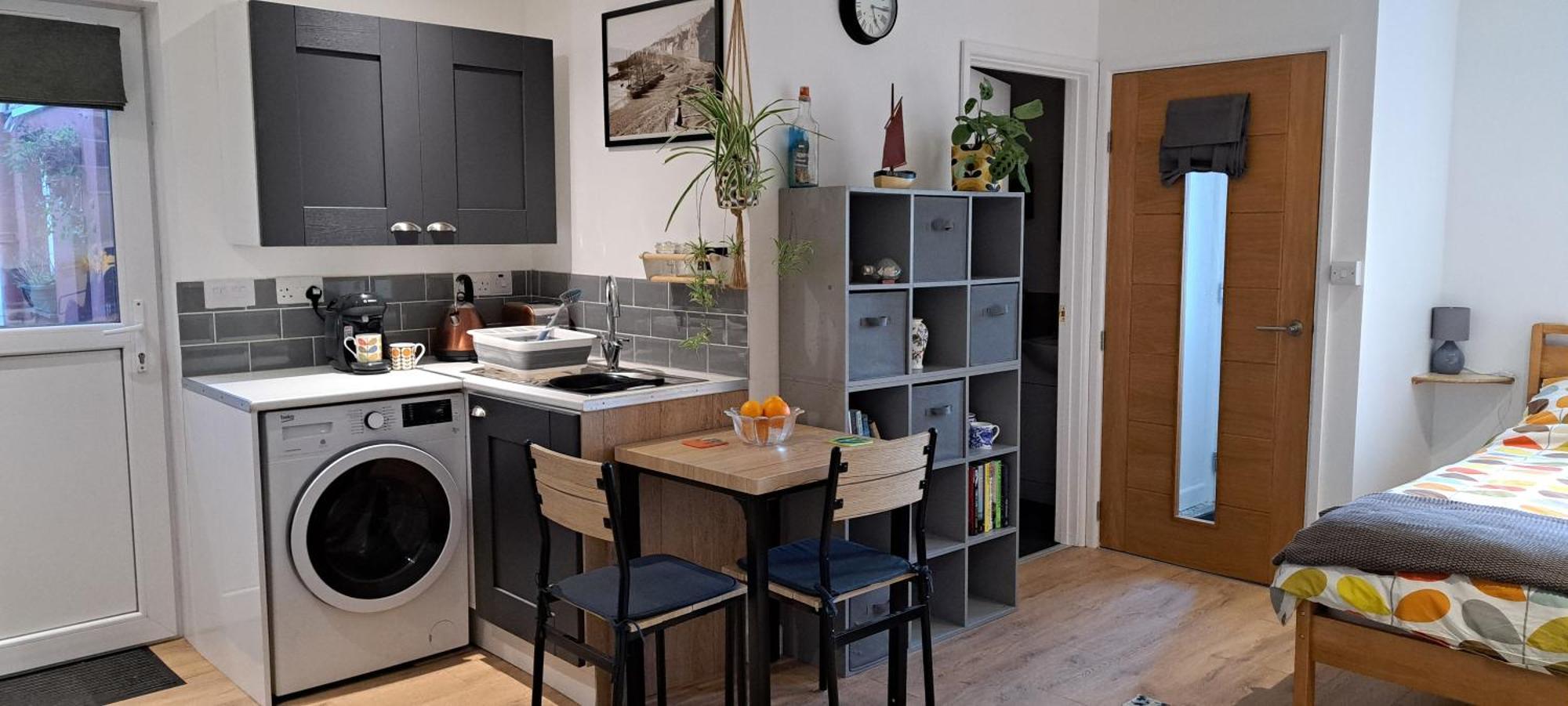 Modern Studio Apartment With Outstanding Views, Sleeps 2 Ньюлин Экстерьер фото