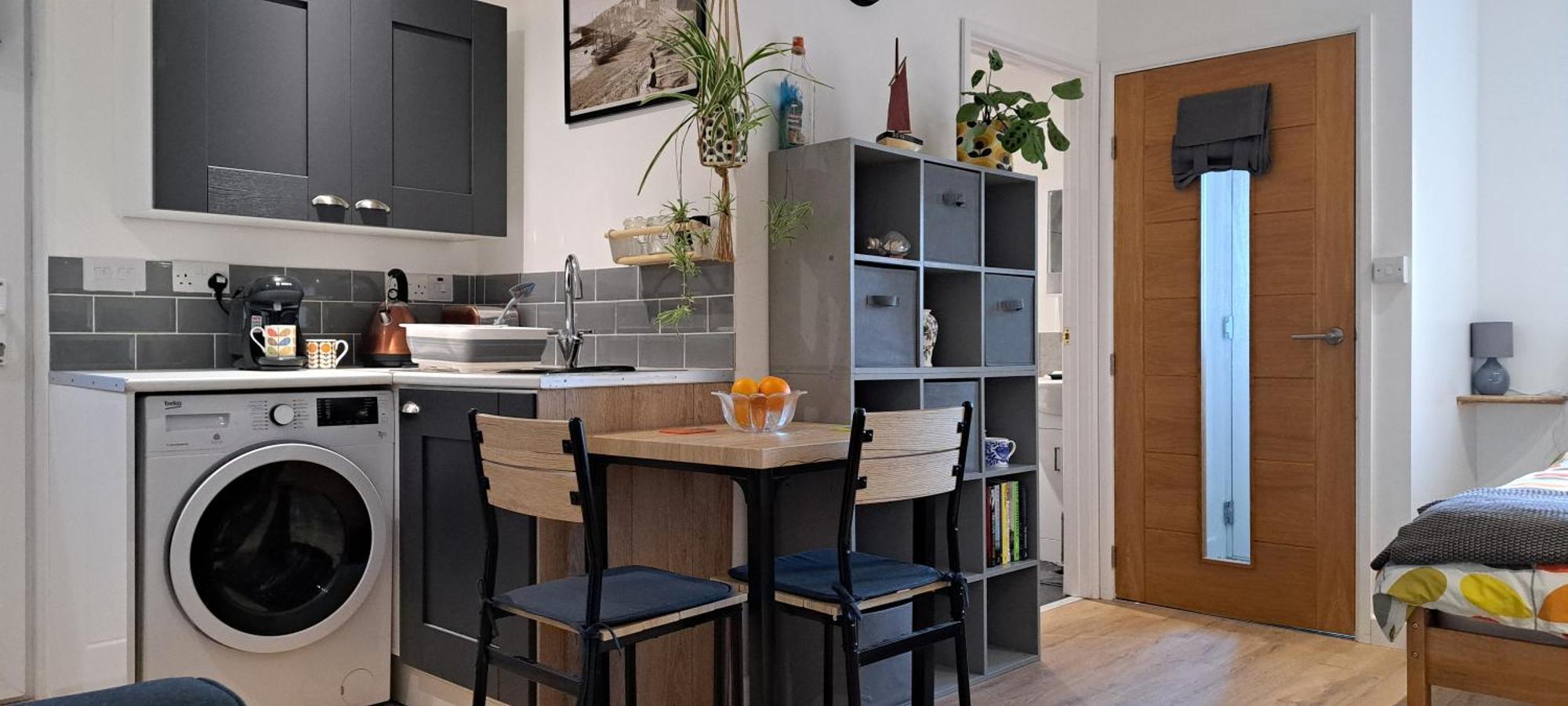 Modern Studio Apartment With Outstanding Views, Sleeps 2 Ньюлин Экстерьер фото