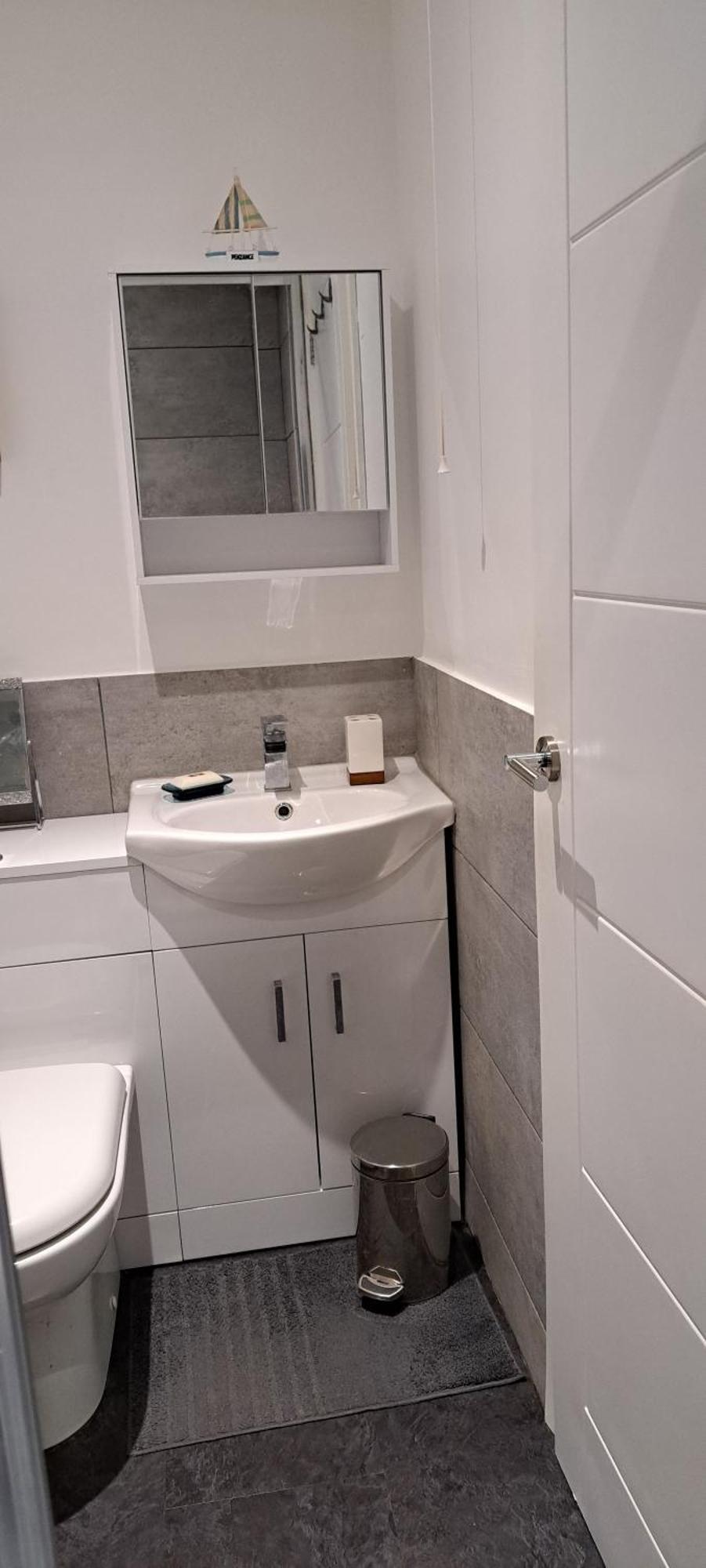 Modern Studio Apartment With Outstanding Views, Sleeps 2 Ньюлин Экстерьер фото